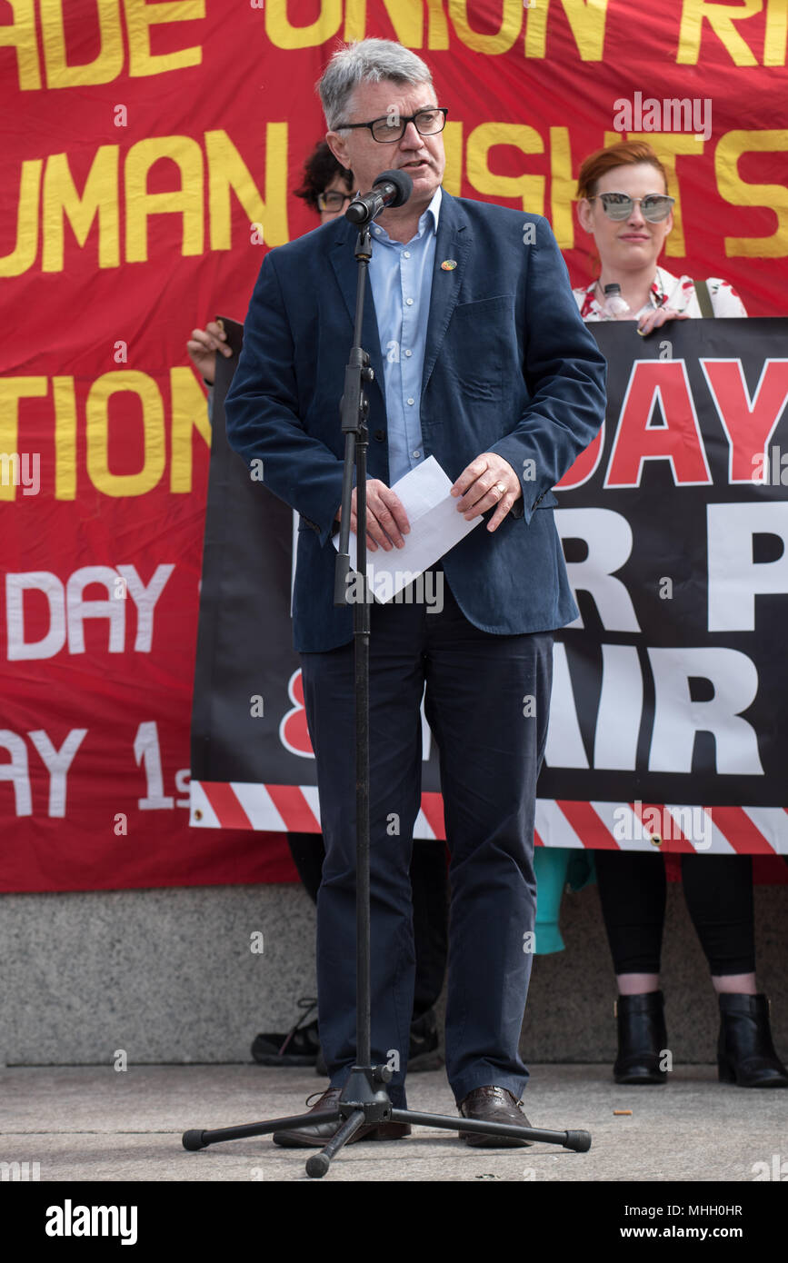 London, UK. 1st May, 2018. The annual May Day march and rally on May 1st, 2018 in London. Thousands of people joined in the London May Day March and Rally in Trafalgar square. Since 1890 May Day has been celebrated throughout the world as a day of working class solidarity. In many countries the events take place on May 1, but in Newcastle the march and rally has for many years been held on the Saturday of the early May bank holiday weekend. Credit: See Li/Alamy Live News Stock Photo