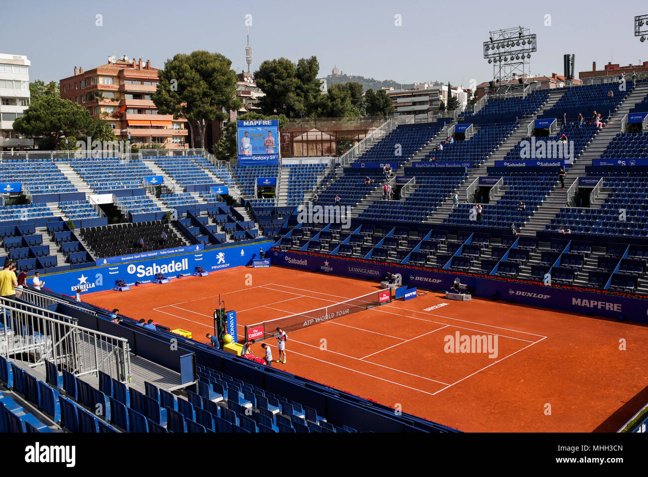 Real Club de Tennis, Barcelona, Spain. 25th Apr, 2018. Banc Sabadell Barcelona  Open Tennis tournament; The Centre court of the tournament is set up by  staff Credit: Action Plus Sports/Alamy Live News