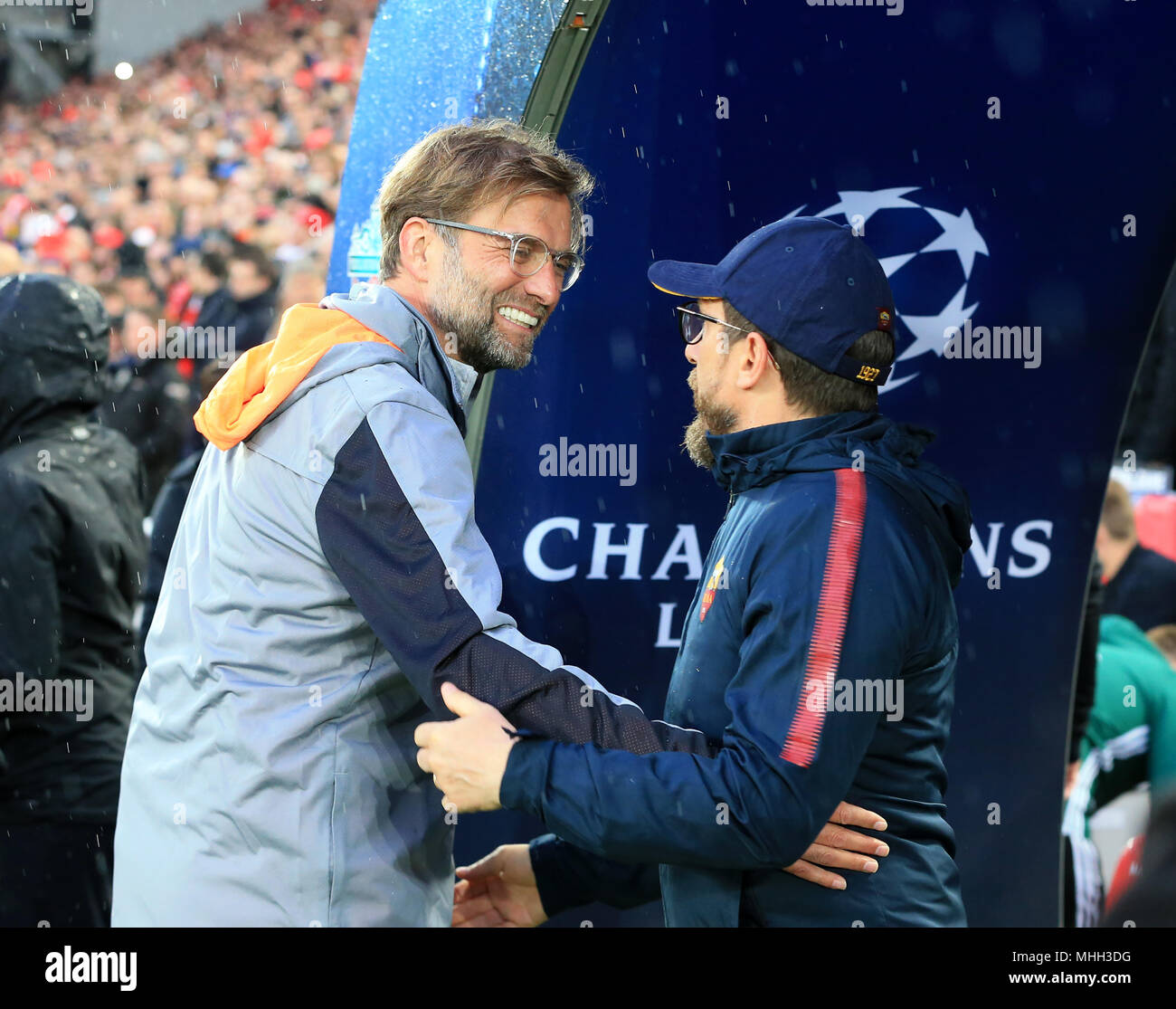 Anfield Liverpool Uk 24th Apr 18 Uefa Champions League Football Semi Final 1st Leg Liverpool Versus As Roma Jurgen Klopp Liverpool Manager Shakes Hands With Eusebio Di Francesco Roma Manager Before The