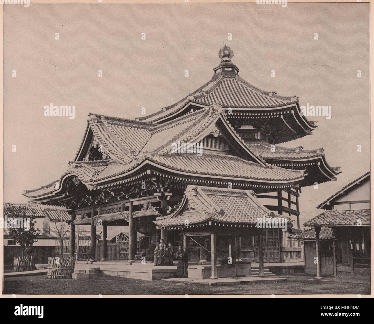 Hectagonal temple hi-res stock photography and images - Alamy