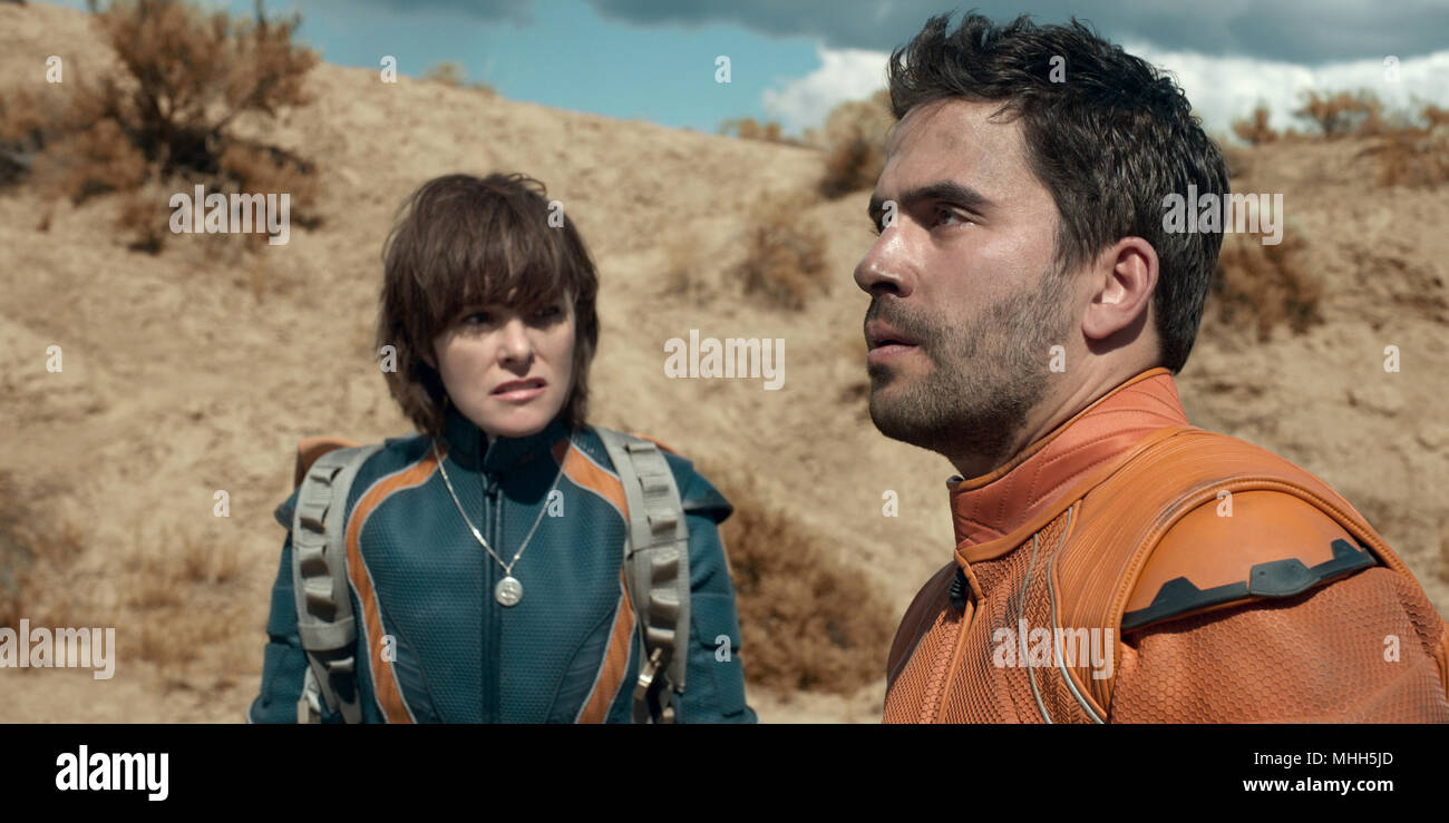 LOST IN SPACE, l-r: Parker Posey, Ignacio Serricchio in 'Diamonds in the  Sky' (Season 1, Episode 2, aired April 13, 2018). © Netflix/courtesy  Everett Collection Stock Photo - Alamy