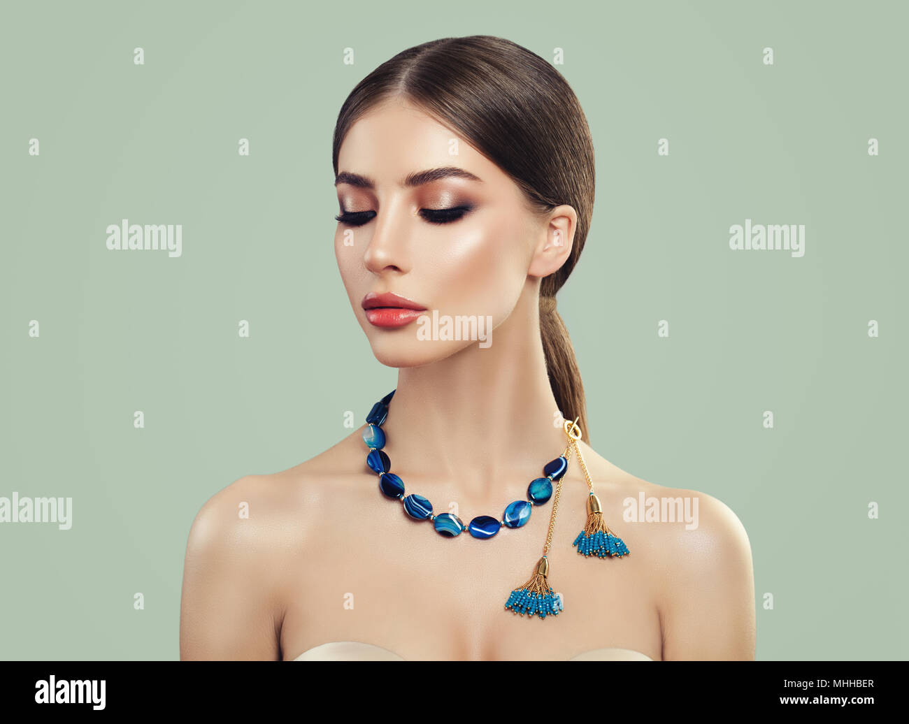 Woman turquoise jewelry hi-res stock photography and images - Alamy