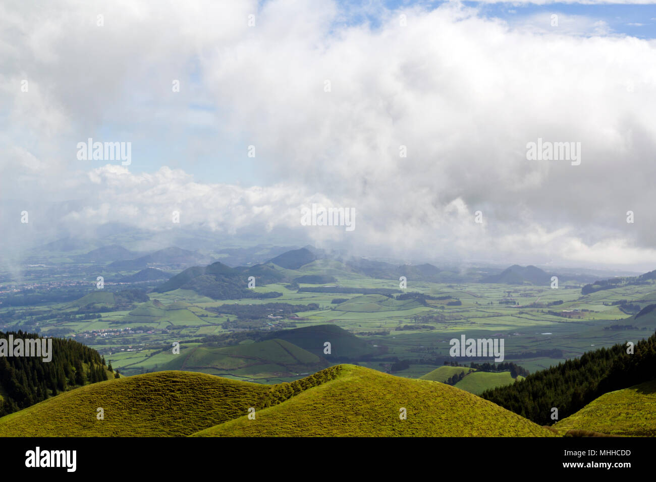 Lush green hills valley farm hi-res stock photography and images - Alamy