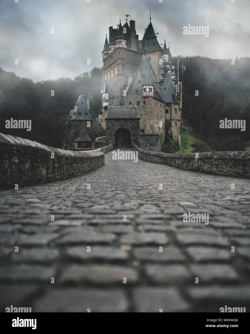 Burg eltz castle snow hi-res stock photography and images - Alamy