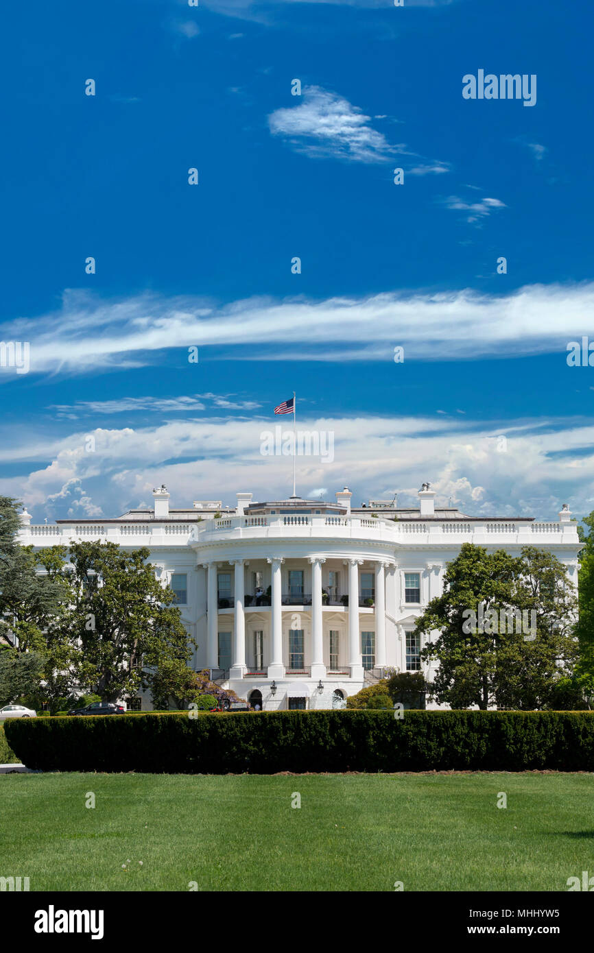 White house exterior washington night hi-res stock photography and ...