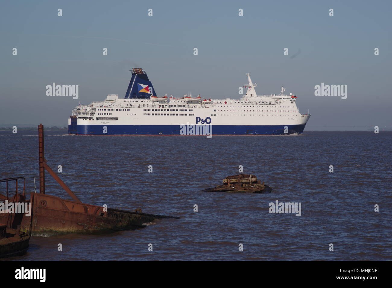 P&O North Sea Ferries "Pride of Bruges" arriving in Hull Stock Photo