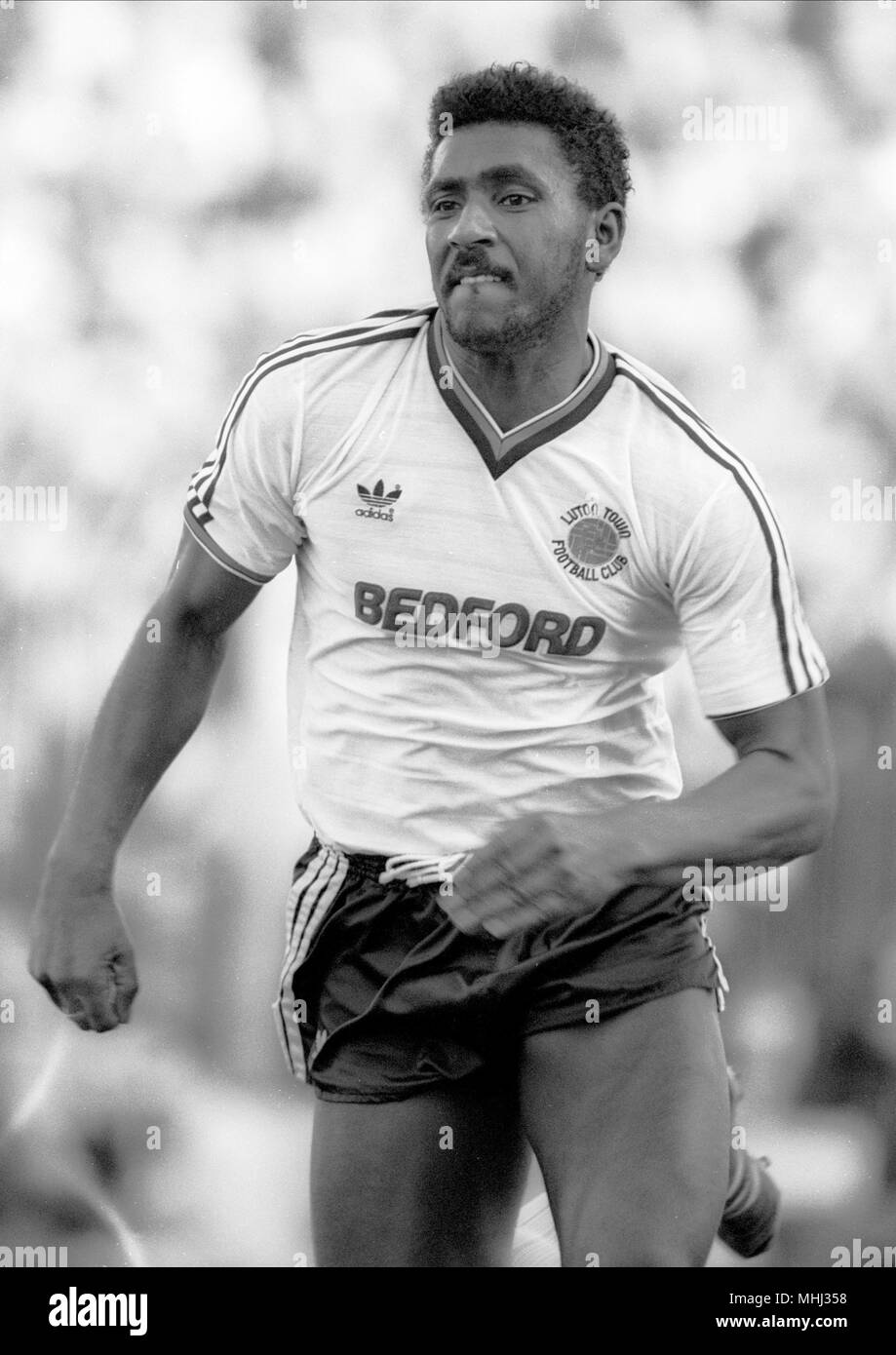 RICKY HILL LUTON TOWN FC 16 March 1986 Stock Photo - Alamy