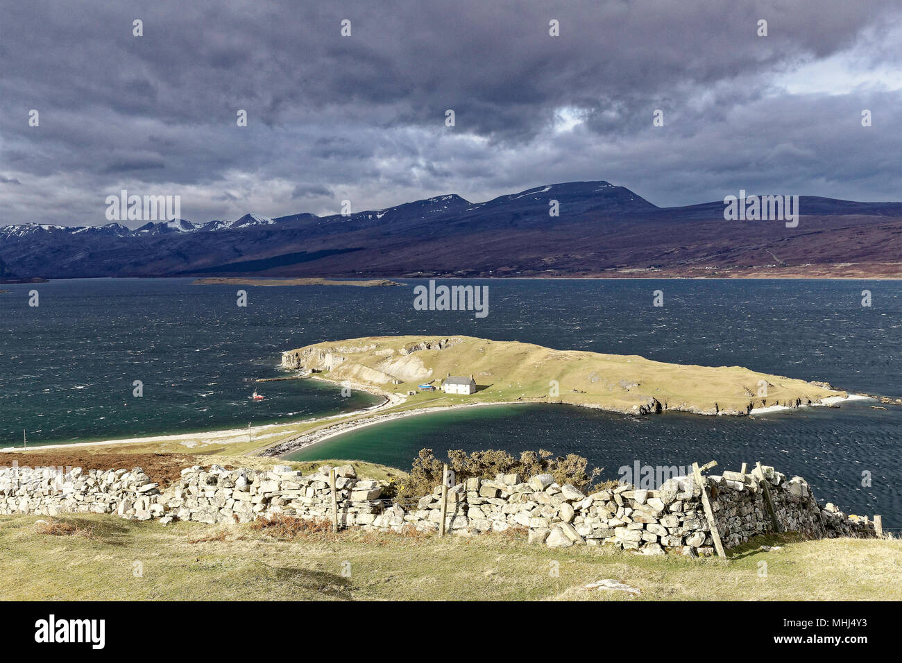 Ard Neackie & isthmus with the island of Eilean Choraidh (Horse Island) in the background in Loch Eriboll Stock Photo