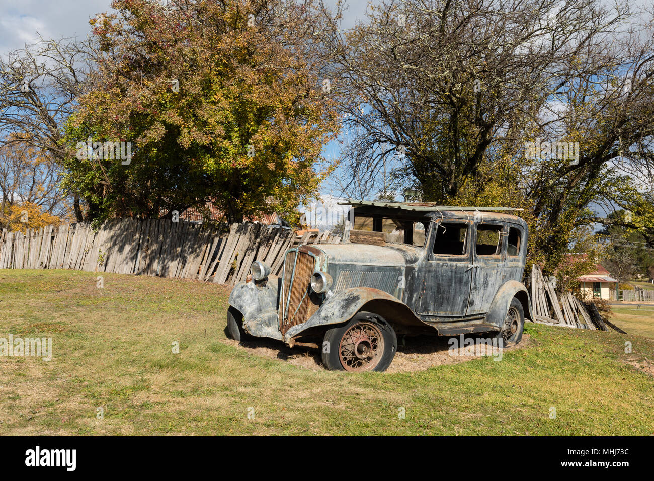 Abandoned car australia hi-res stock photography and images - Alamy