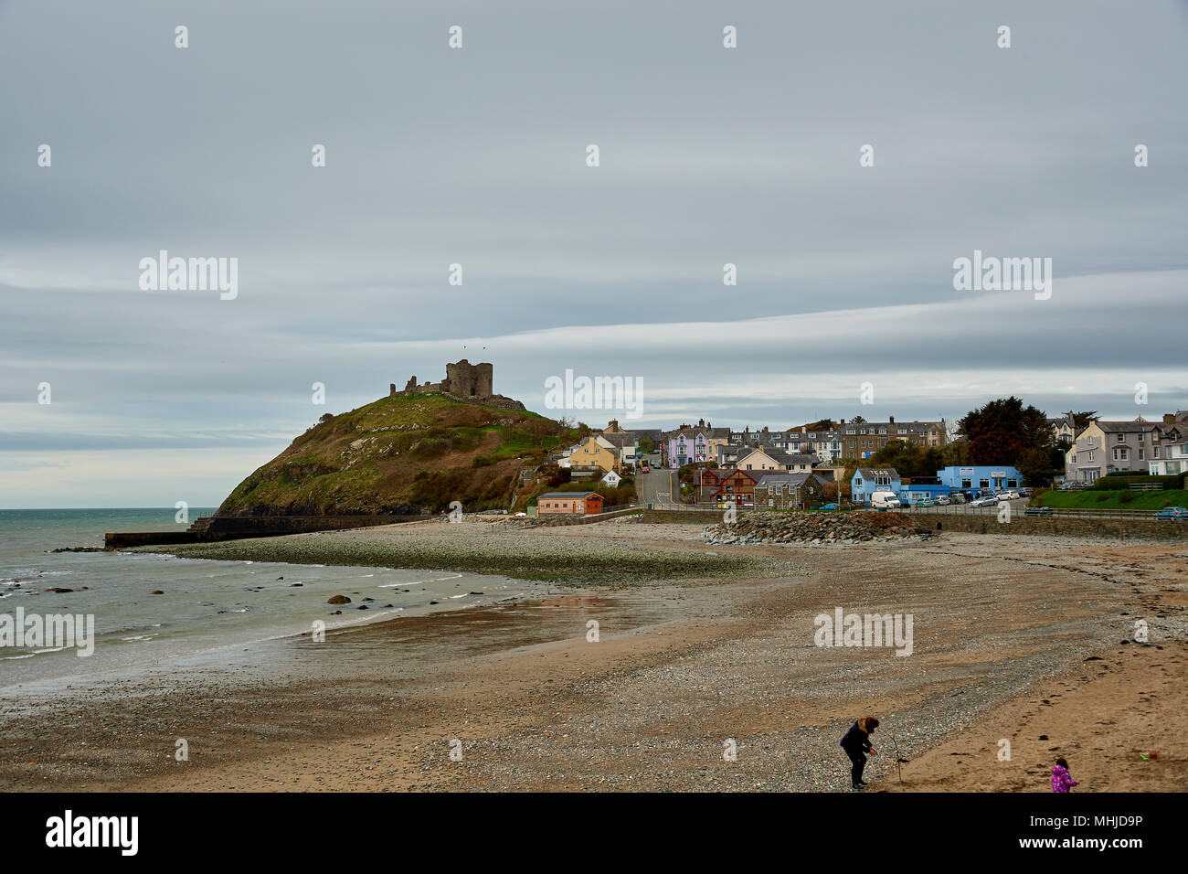 Criccieth is a seaside resort popular with families. Attractions include the ruins of Criccieth Castle Stock Photo