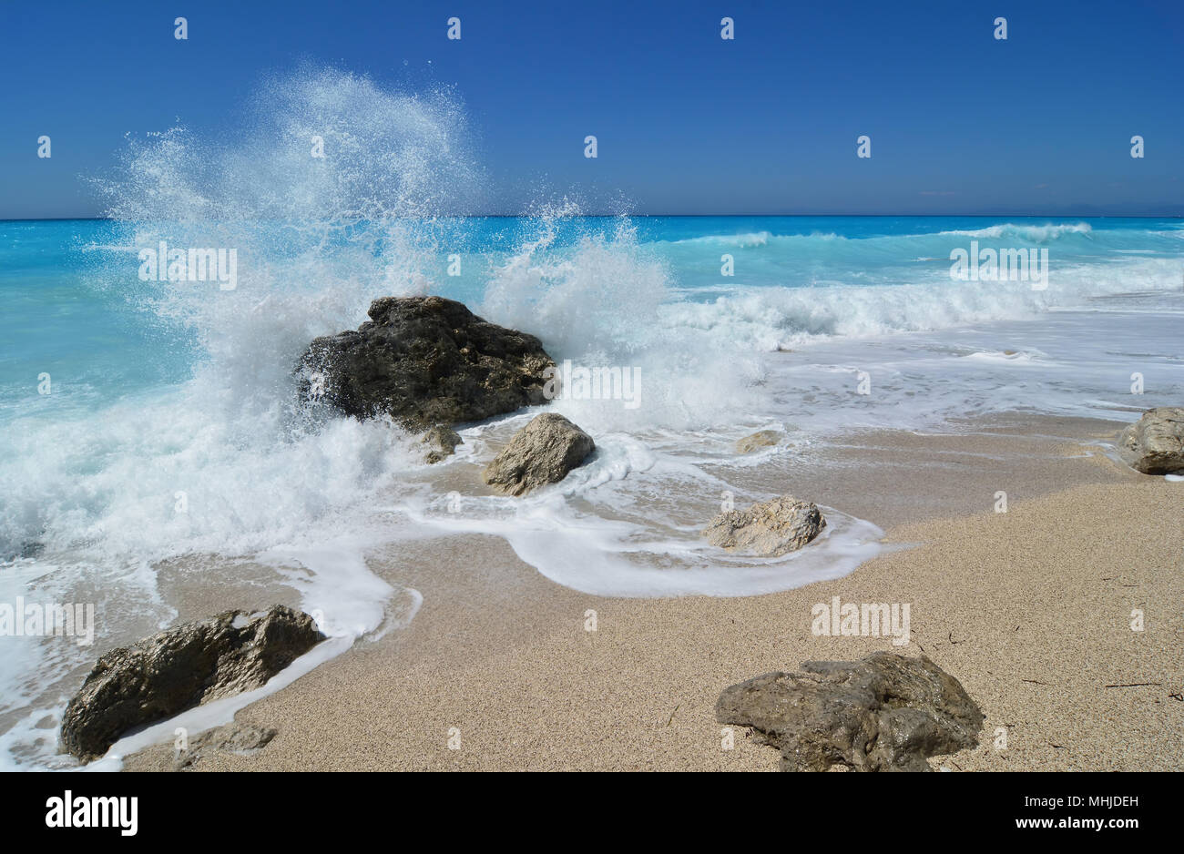 Stone water splash hi-res stock photography and images - Alamy