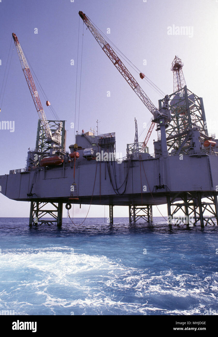 Key Manhattan Rig Jack-up rig Key Gibraltar drilling for oil in the Red Sea for Asamera ...