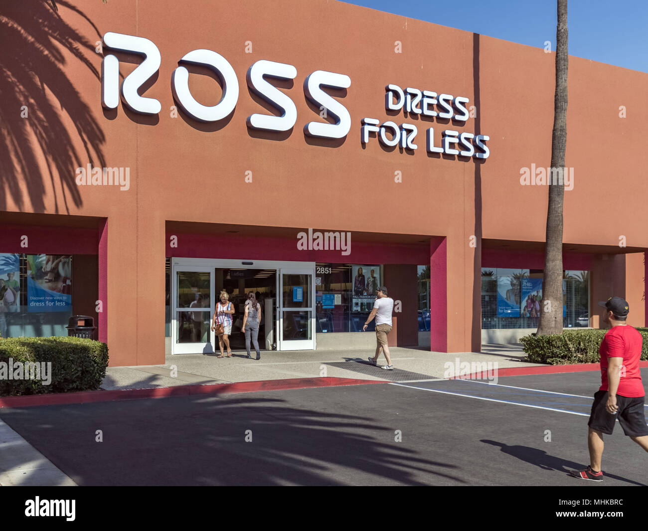 Irvine, California, USA. 26th Sep, 2017. Ross is an American chain of  ''off-price'' (i.e., deeply discounted) department stores headquartered in  Dublin, California, officially operating under the brandname, Ross Dress  for Less. It