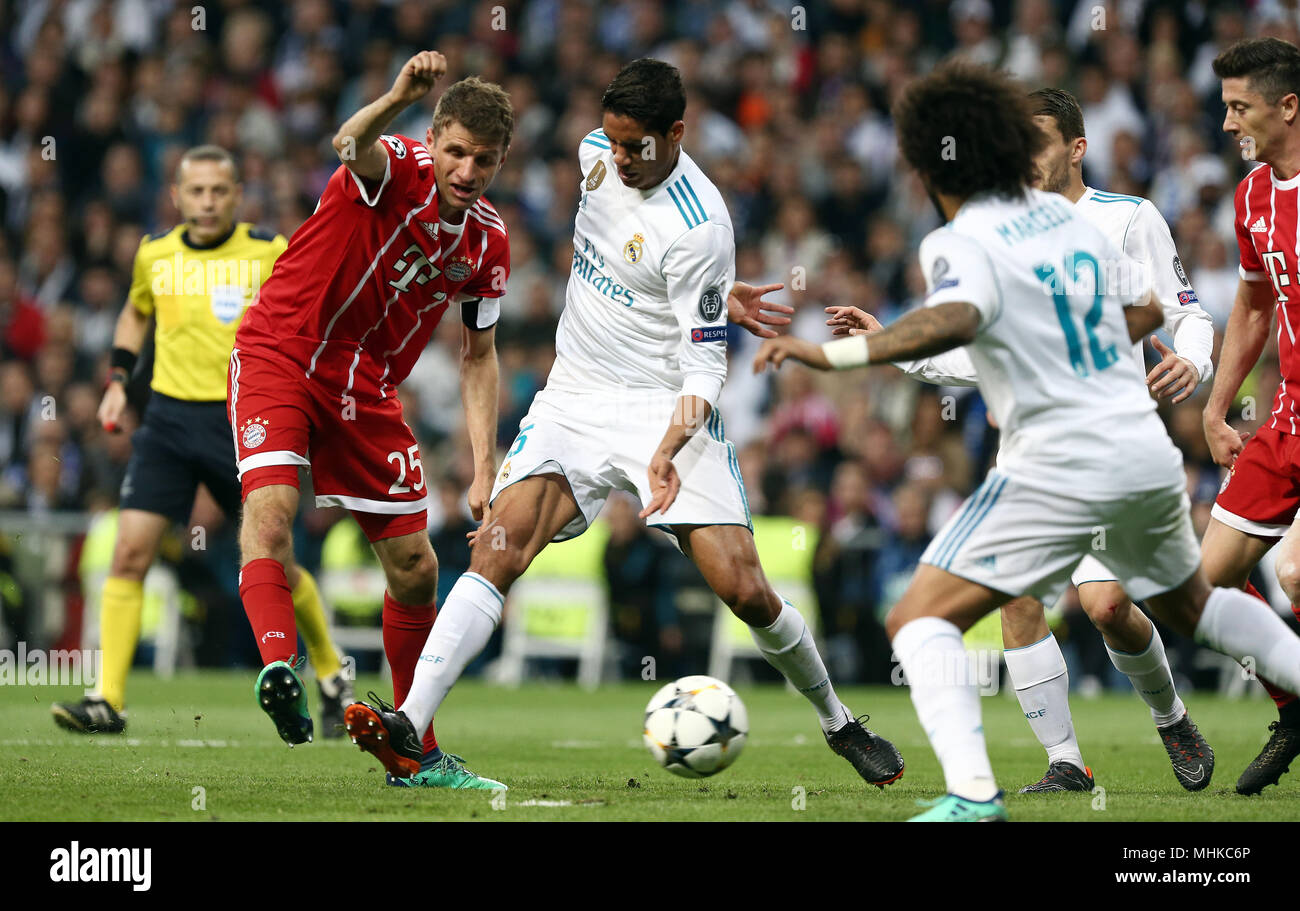 Madrid, Spain. 1st May, 2018. Thomas Muller (Bayern Munchen) competes for the ball with Varane (Real Madrid) during the UEFA Champions League Semi Final Second Leg match between  Real Madrid and Bayern Munchen at the Santiago Bernabeu. Credit: SOPA Images Limited/Alamy Live News Stock Photo