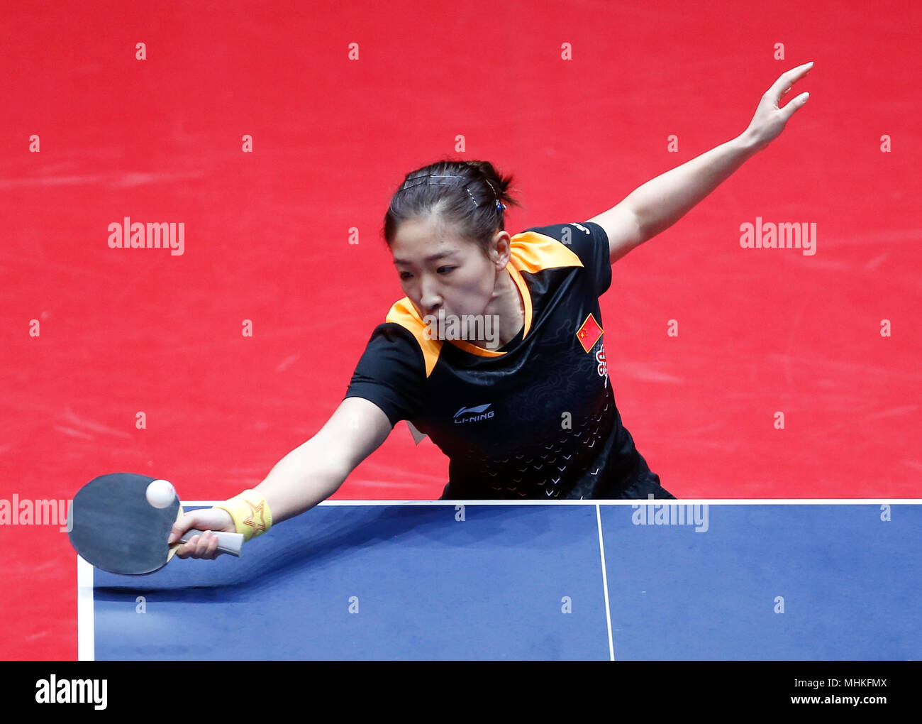 Halmstad, Sweden. 1st May, 2018. Liu Shiwen of China returns the ball to  Jennifer Jonsson of Sweden during the Women's Group A fifth round match of 2018  World Team Table Tennis Championships