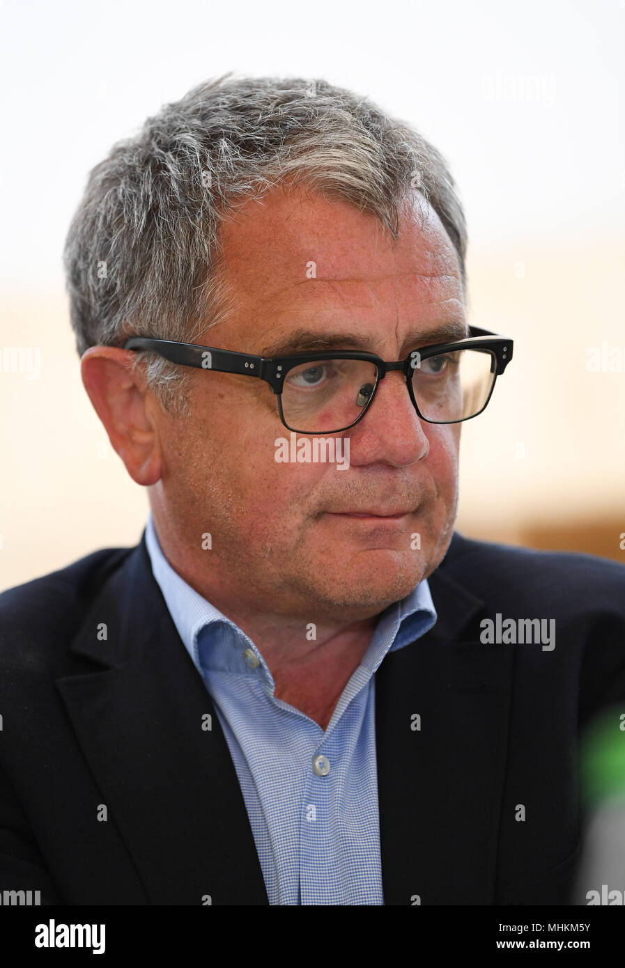 Eberdingen Deutschland 02nd May 18 Portrait Portrait Portrait Head Roland Eitel Media Consultant Ges Football On Today S Tuesday The Football World Cup Special Edition Of The Street Paper Trott War Was Presented At The Kunstwerk