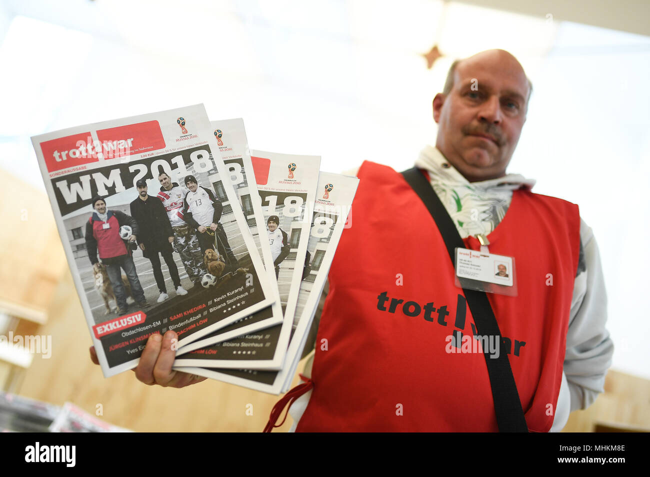 Eberdingen Deutschland 02nd May 18 Trott Was Salesman Thomas Schuler With The World Cup Special Issues