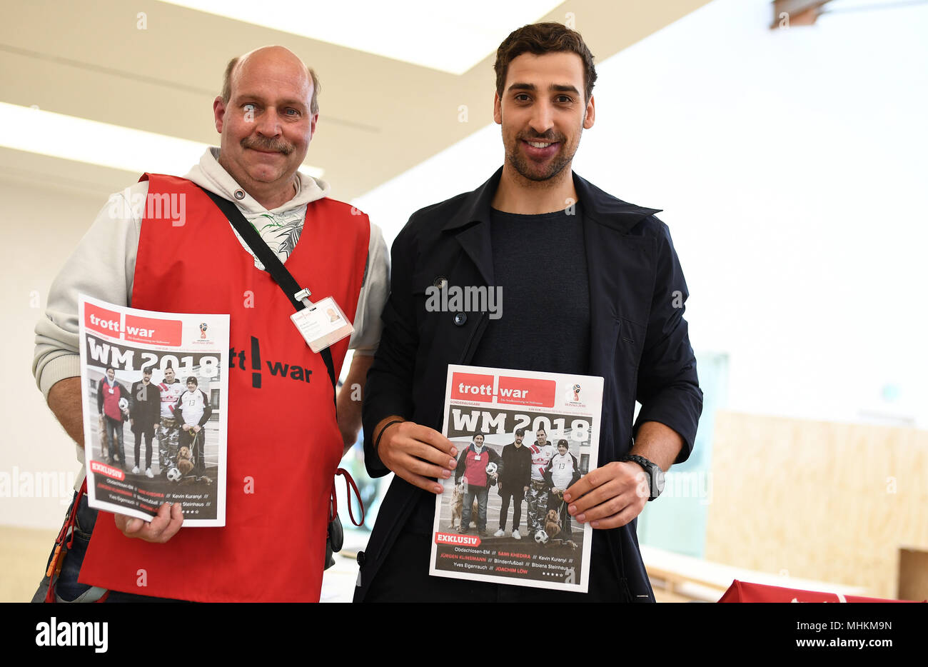 Eberdingen Deutschland 02nd May 18 Trott Was Salesman Thomas Schuler With The World Cup Special Issues
