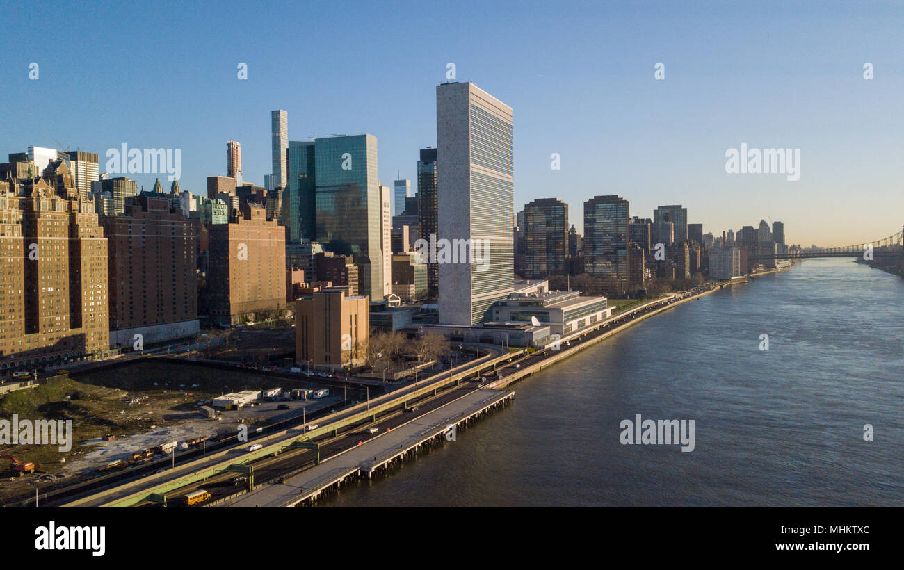 United nations building outside hi-res stock photography and images - Alamy