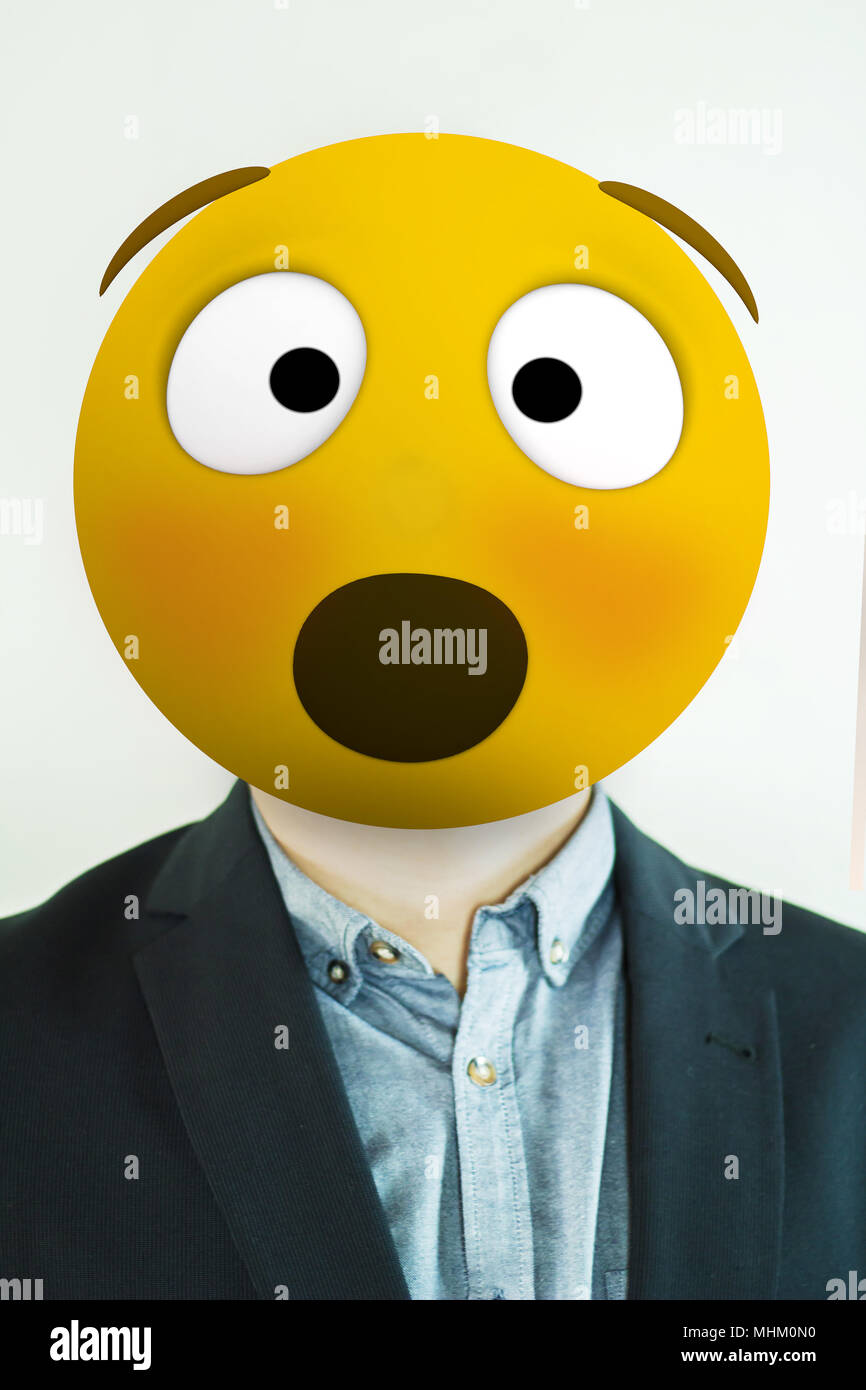 Emoji Face Screaming Fear Shocked Emoticon Holding Head Fearful Emoji Stock  Vector by ©abdlsmd 472762926