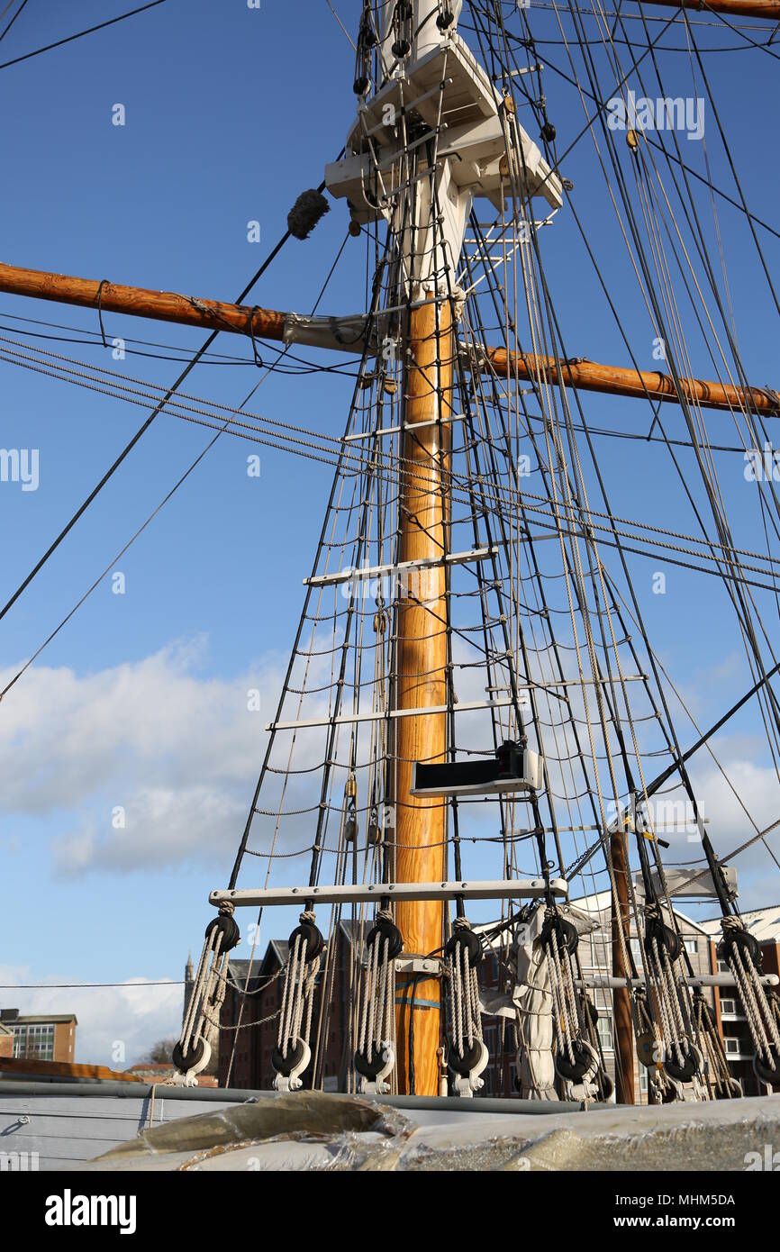 Tall Ship Mast Stock Photo Alamy tall-ship-mast-stock-photo-alamy