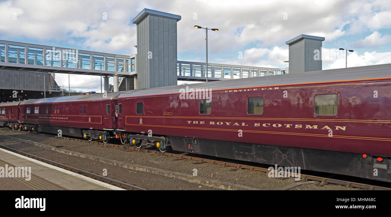 Royal Scotsman Train & engine Belmond 66746 in Perth Railway station Stock Photo