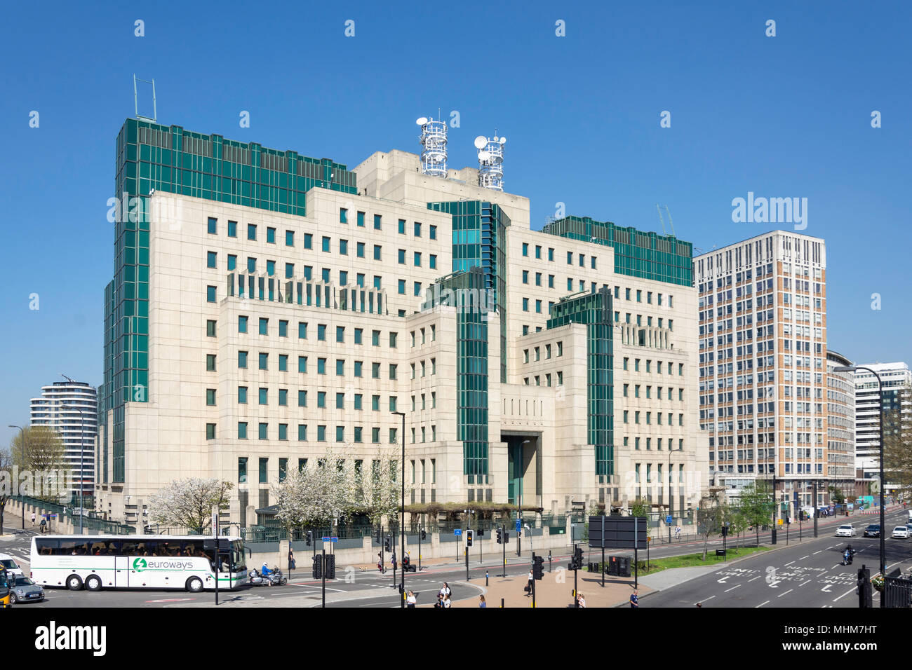 Secret Intelligence Service (MI6) Headquarters building, Vauxhall Cross, Vauxhall, London Borough of Lambeth, Greater London, England, United Kingdom Stock Photo