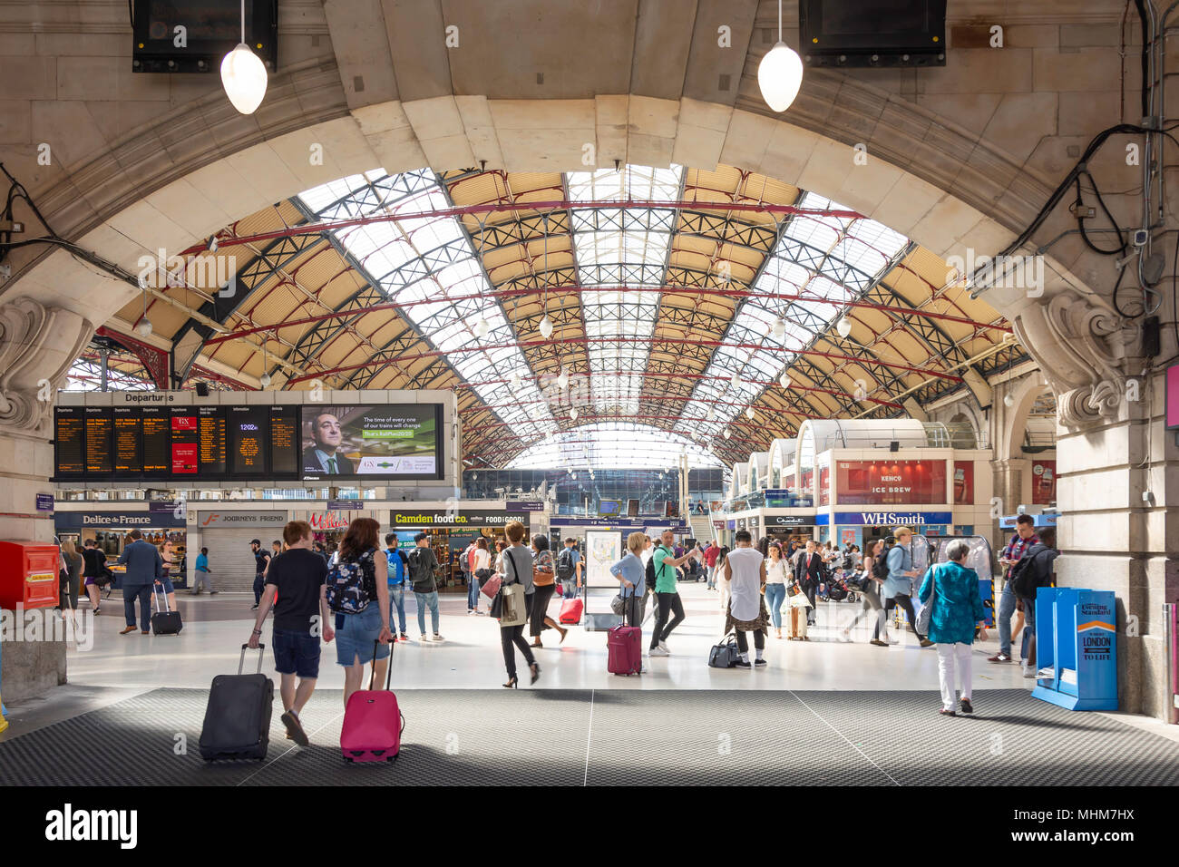 Interior concourse at Victoria Railway Station, Victoria, City of Westminster, Greater London, England, United Kingdom Stock Photo