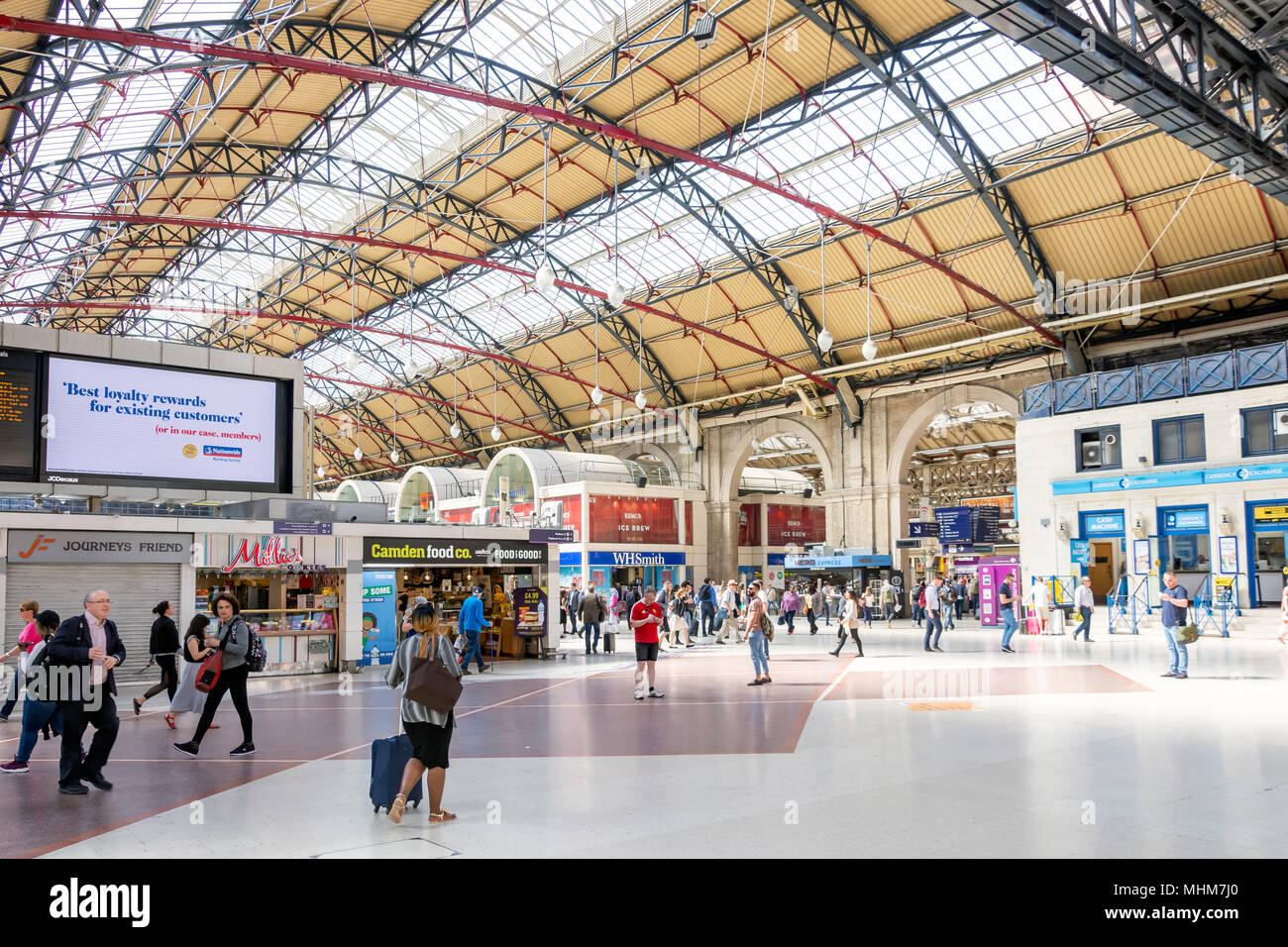 Interior concourse at Victoria Railway Station, Victoria, City of Westminster, Greater London, England, United Kingdom Stock Photo