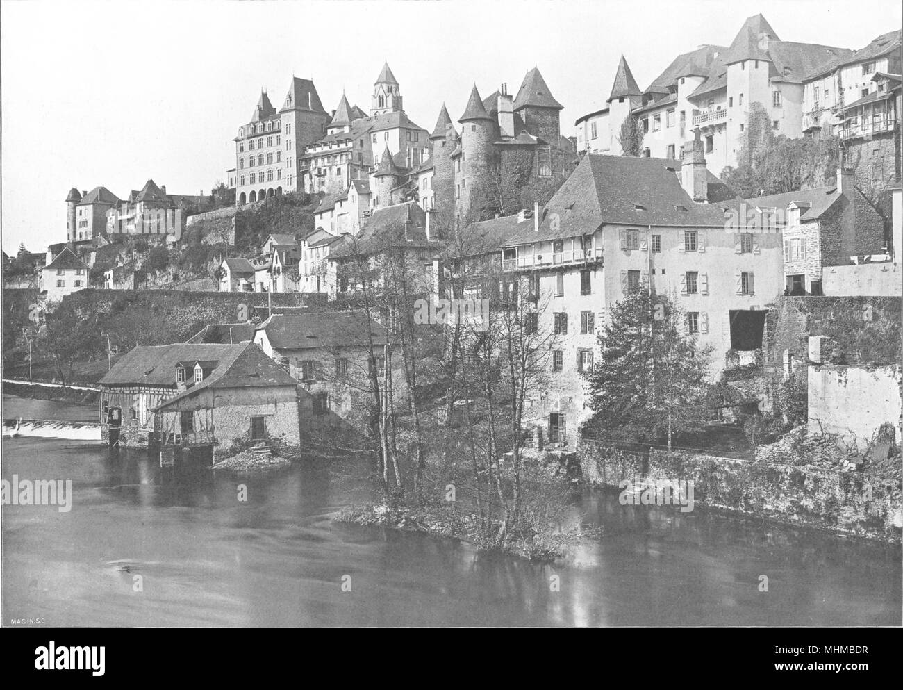 CORRÈZE. Uzerche (Département de la Corrèze) Au Bord de la Vézère 1900 print Stock Photo