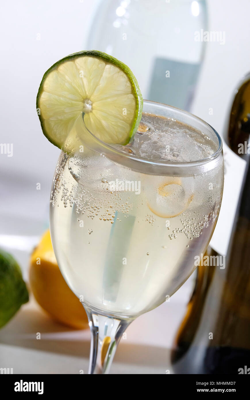 white port and tonic water drink Stock Photo Alamy