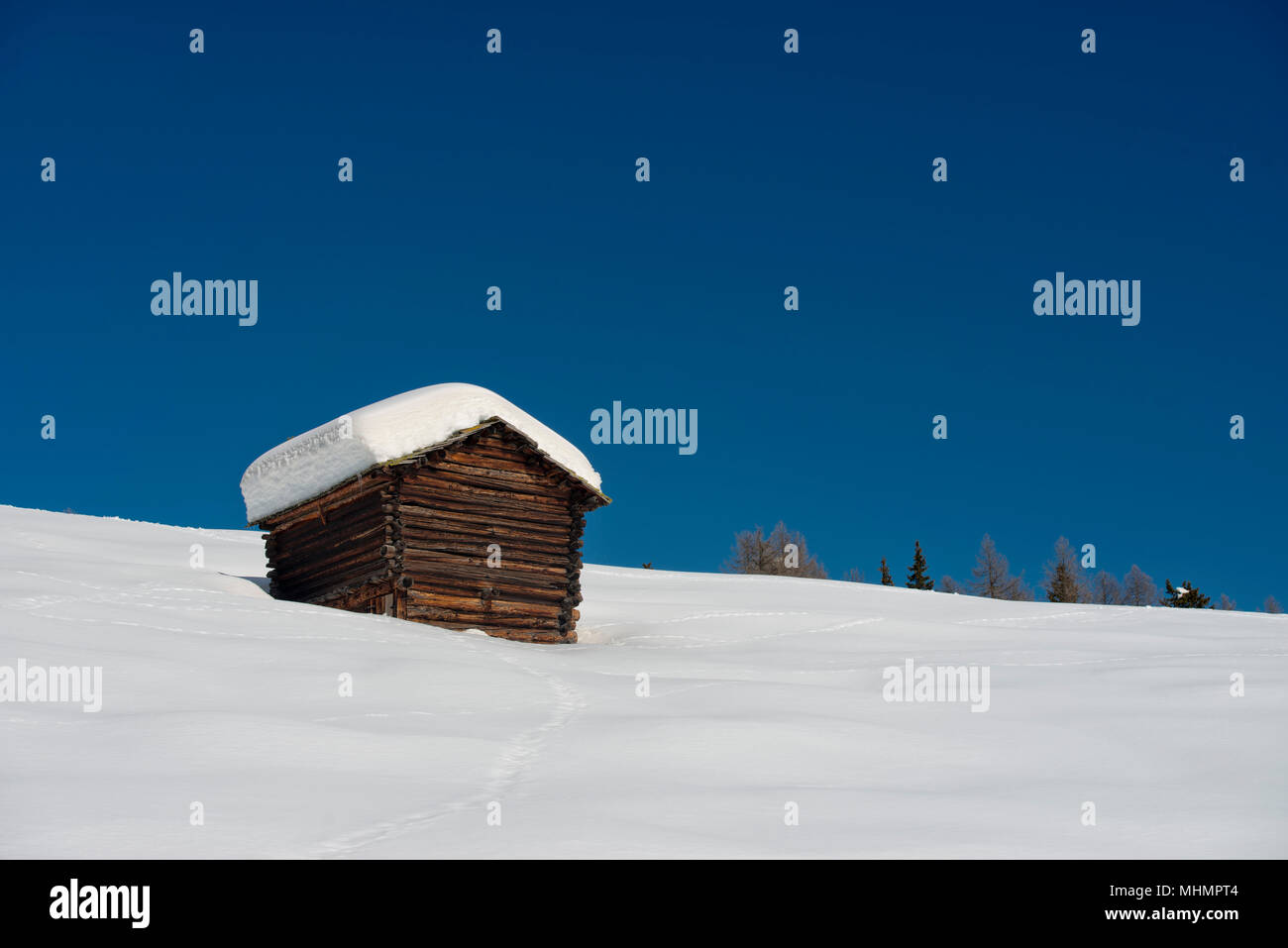 Isolated wood mountain house cabin hut covered by snow Stock Photo - Alamy