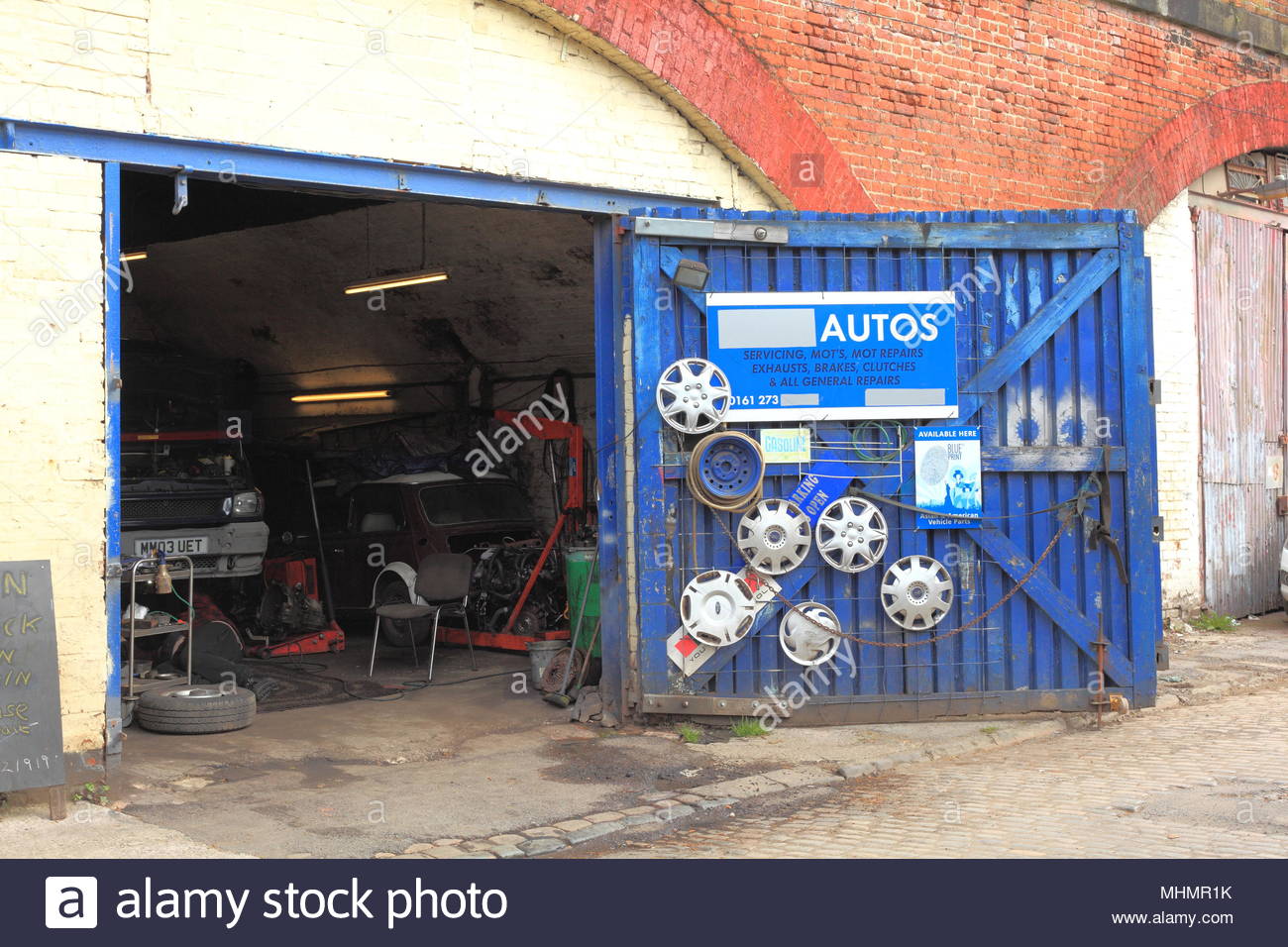 Back Street Garage High Resolution Stock Photography and Images Alamy