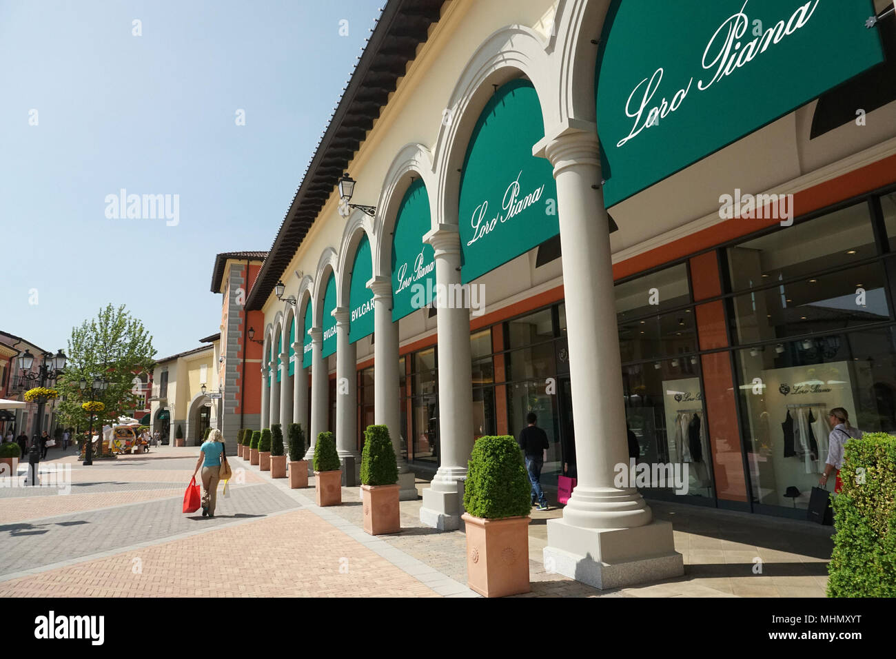 SERRAVALLE SCRIVIA, ITALY - APRIL 23 2018 - People buying and shopping  fashion items in mid summer designer outlet Sale season Stock Photo - Alamy