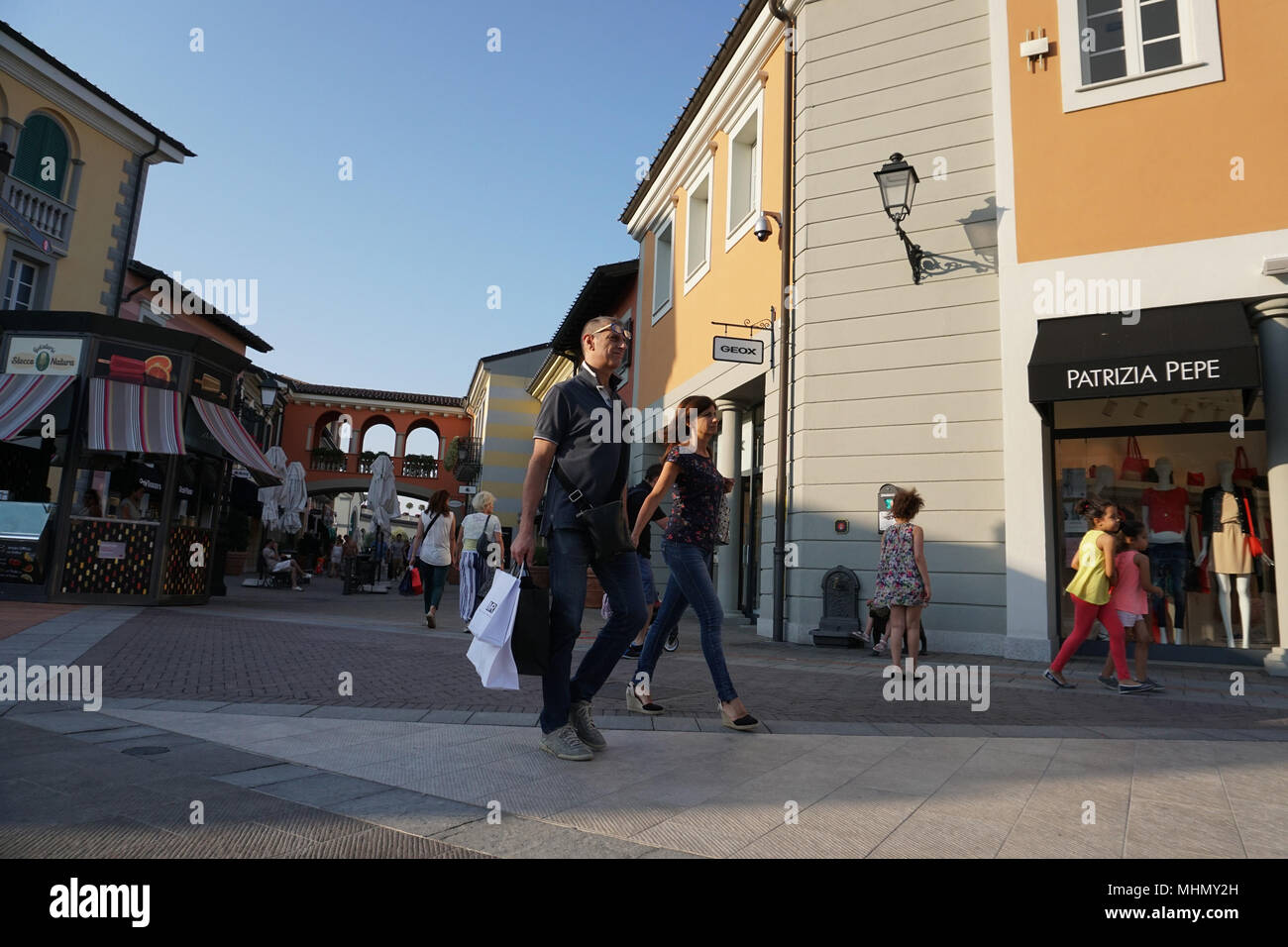 geox serravalle outlet