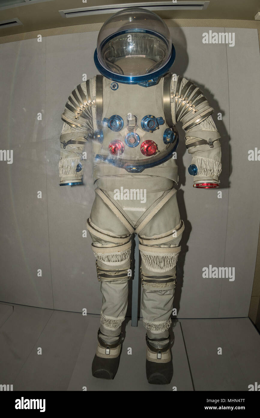 CAPE CANAVERAL, FL, USA - FEBRUARY, 7, 2017 - astronaut old vintage space  suit for display at saturn 5 museum Stock Photo - Alamy
