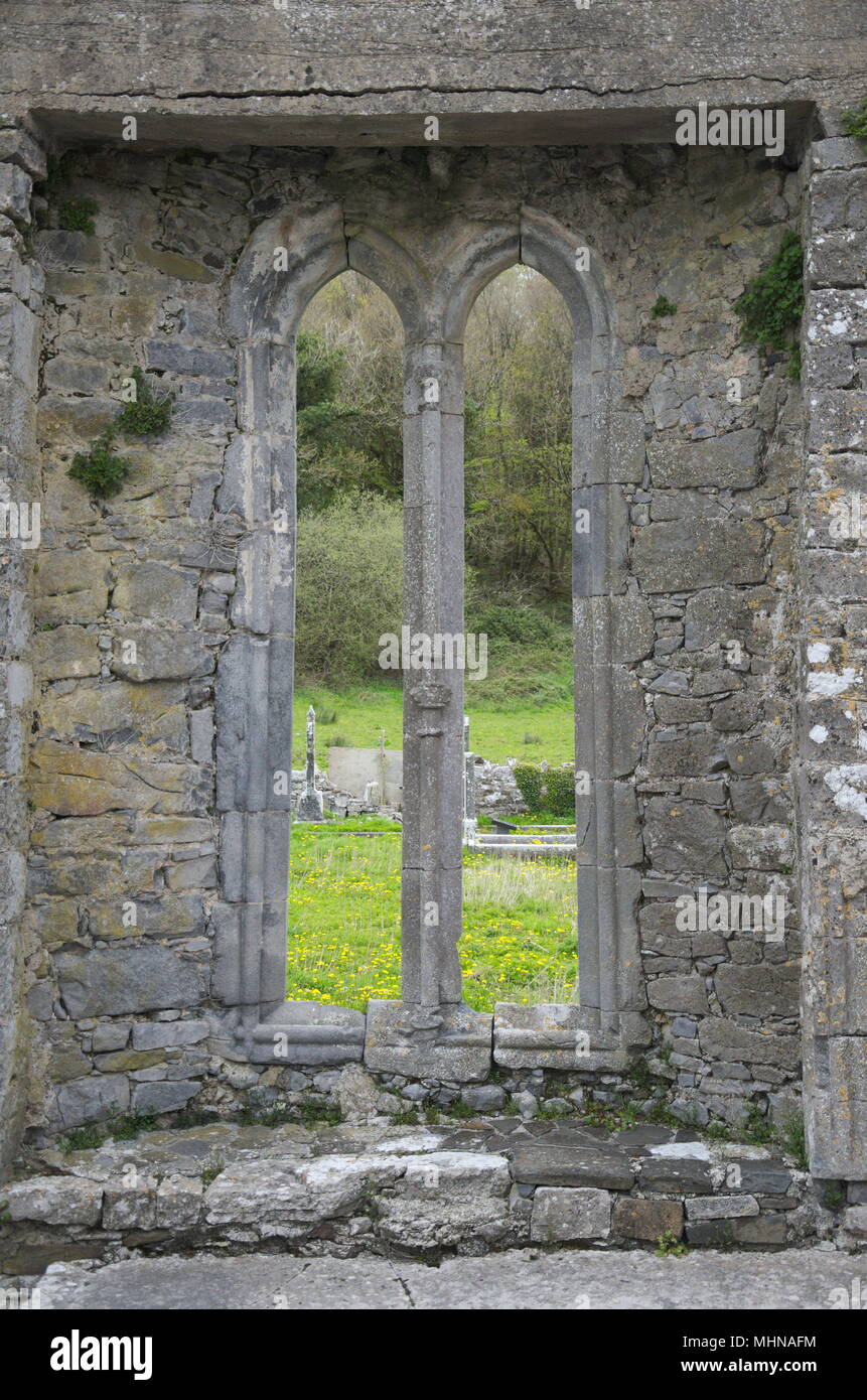 Gothic Lancet Windows High Resolution Stock Photography and Images - Alamy