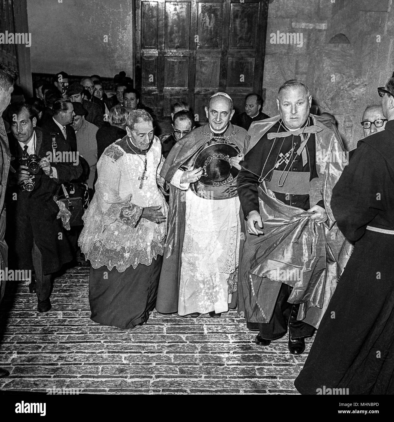 Pope Paul VI to Montecassino - proclaim St. Benedict Principal Patron of  the whole Europe in Montecassino - 24 October 1964 Stock Photo - Alamy