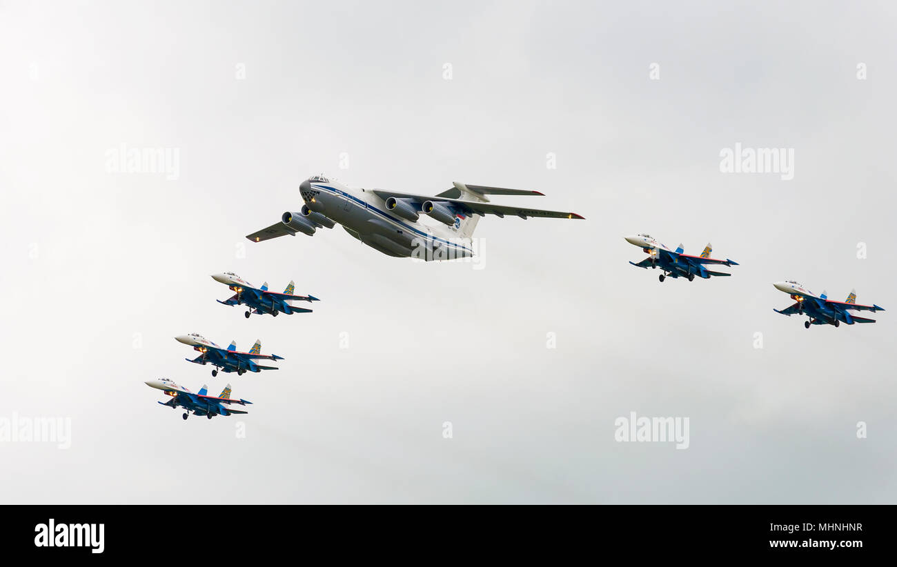 Russian su 27 fighter jet hi-res stock photography and images - Alamy