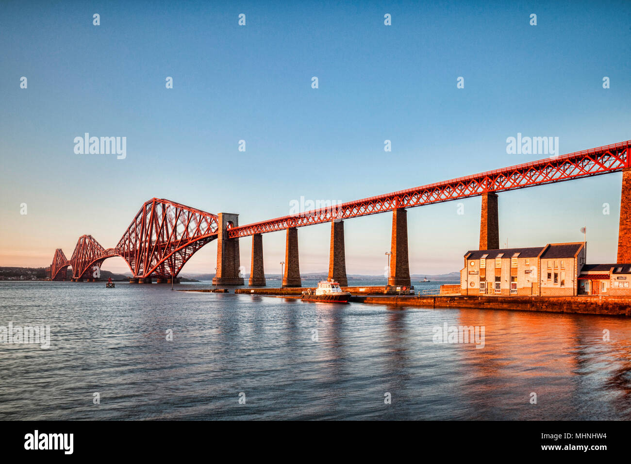 Cantilever railway bridge firth of forth east of scotland hires stock