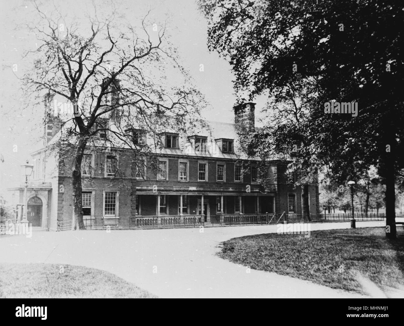 Hyde Park Police Station, SW London Stock Photo - Alamy