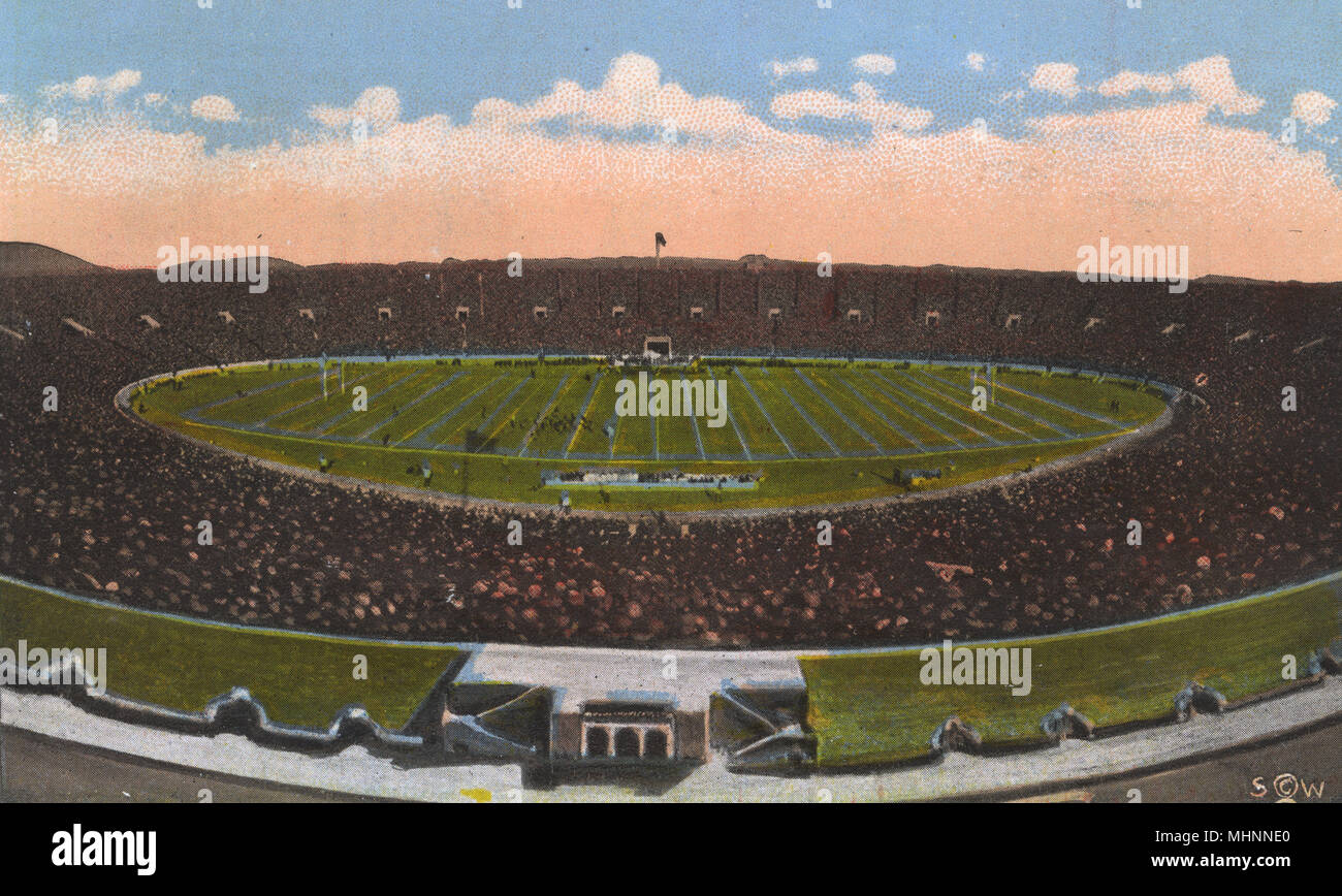 New Haven, Connecticut, USA - Football game at the Yale Bowl Stock Photo -  Alamy, image size:1300x868