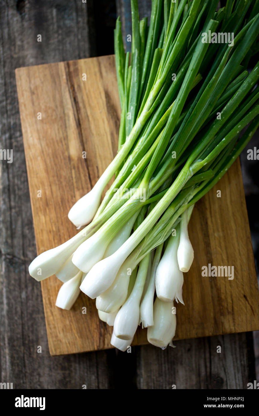 Cutting onions on round hi-res stock photography and images - Alamy