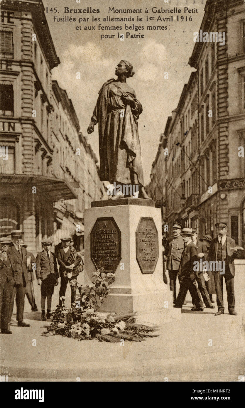 Brussels, Belgium - Statue of Martyr Gabrielle Petit, shot by the Germans on 1st April 1916. A monument to all women who gave their lives for the country during the war. Gabrielle Alina Eugenia Maria Petit (18931916) was a Belgian woman who spied for the British Secret Service during World War I. Executed in 1916, she became a Belgian national heroine after the war's end.     Date: circa 1920s Stock Photo