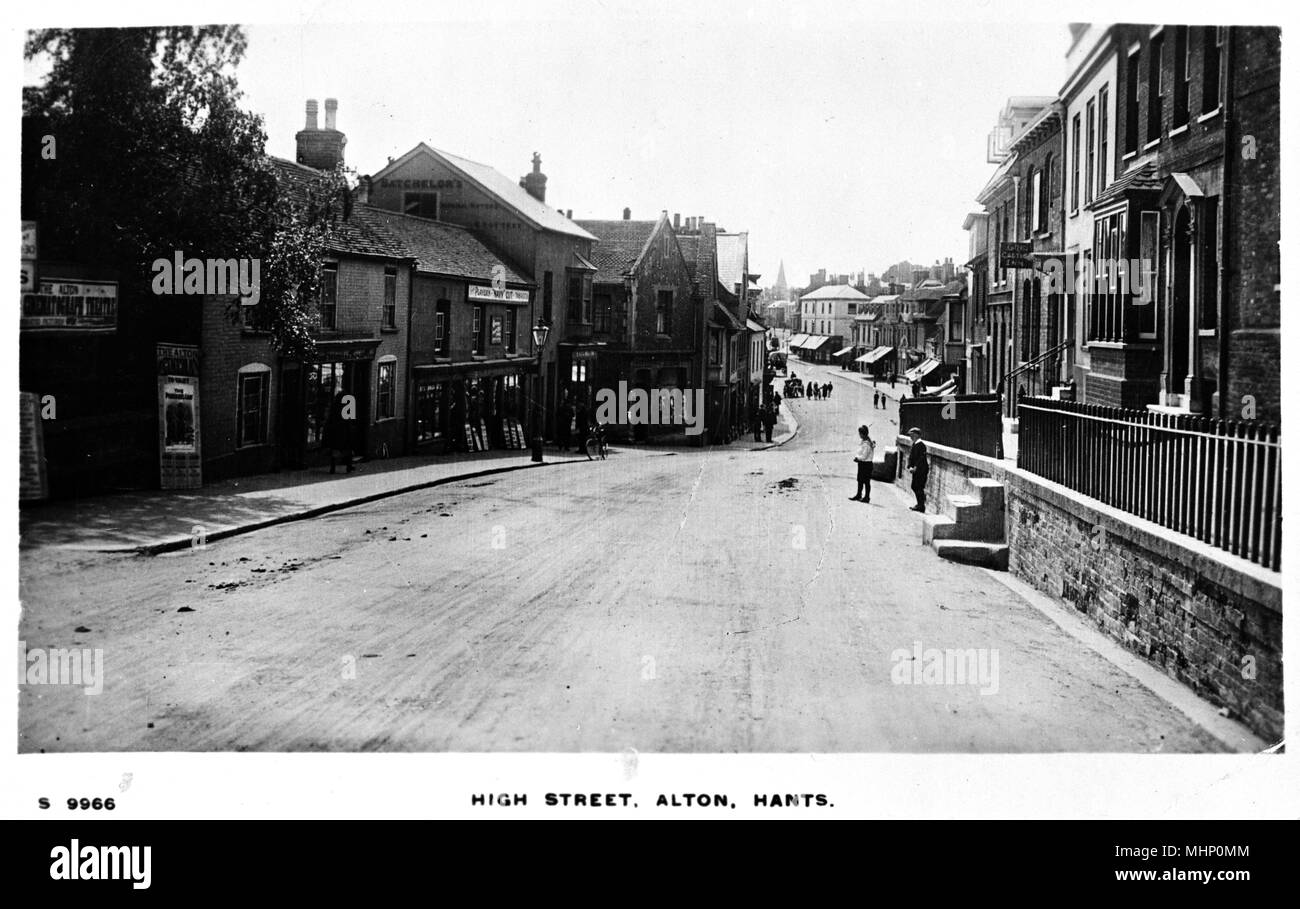High Street, Alton, Hampshire Stock Photo - Alamy