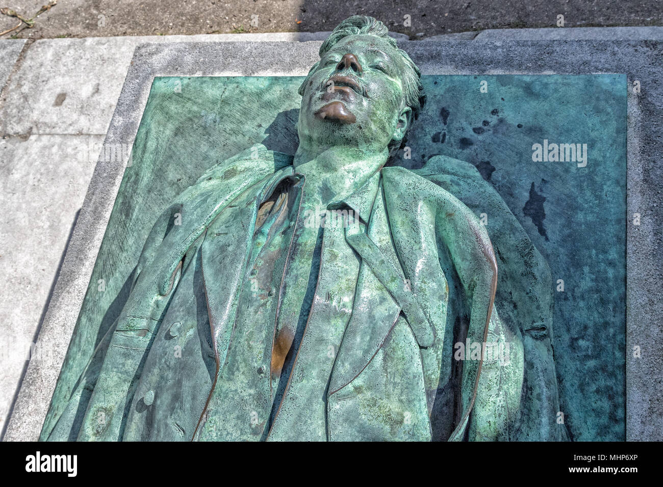 Victor noir paris hires stock photography and images Alamy