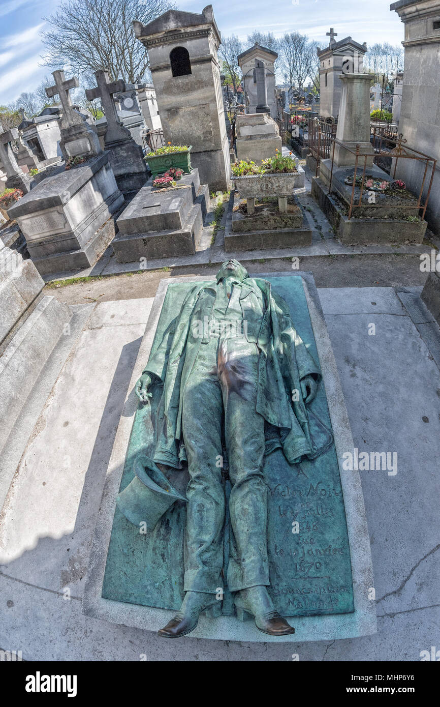 Victor noir pere lachaise hires stock photography and images Alamy