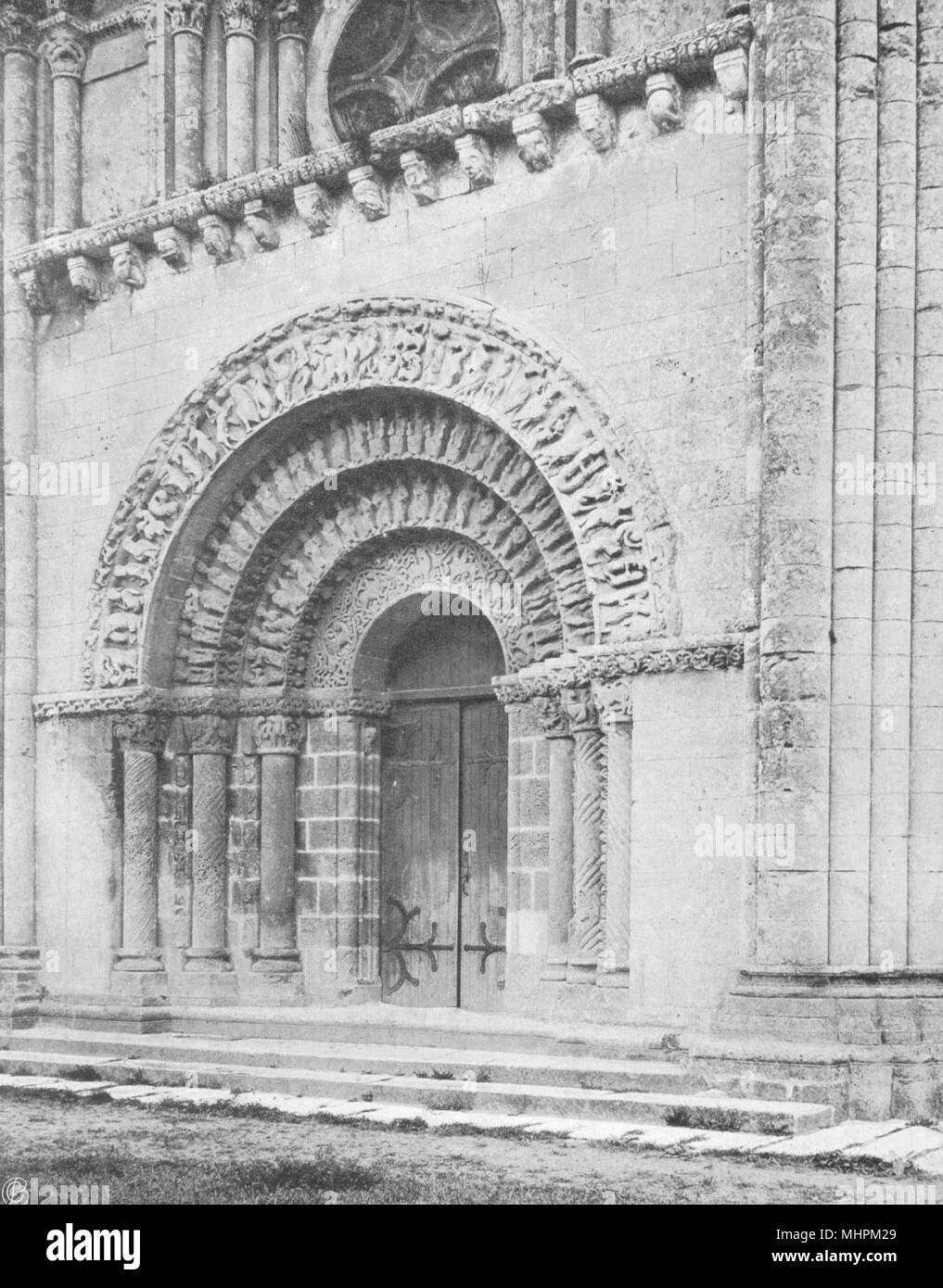 CHARENTE-MARITIME. Aulnay- Portail latéral de l'église 1904 old antique print Stock Photo