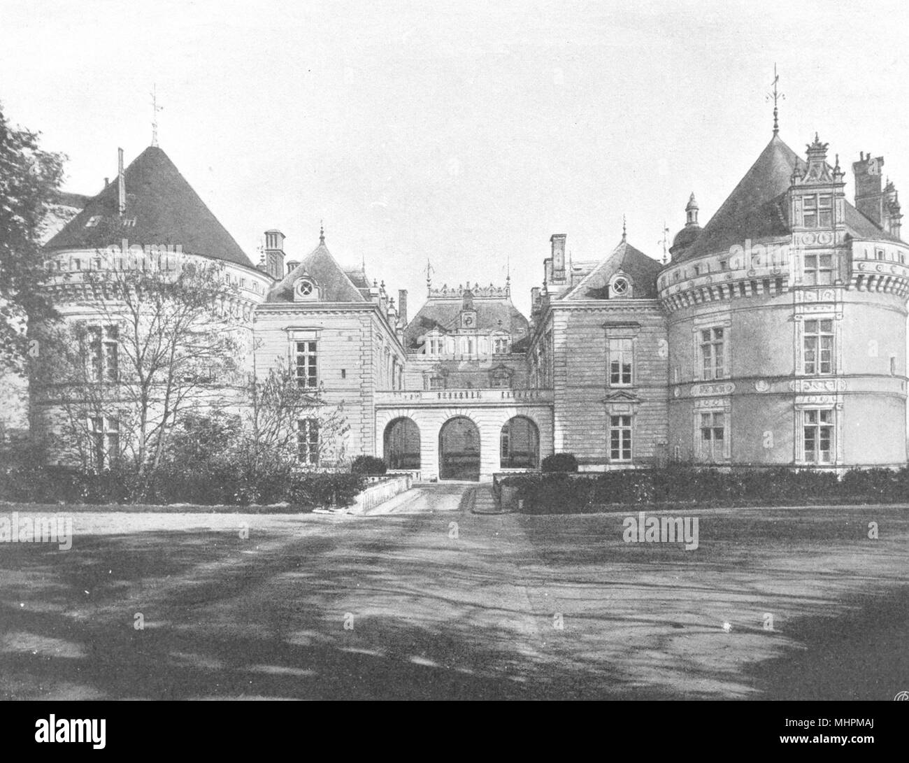 Neuville-sur-Sarthe Chateau de Montheard France à Neuville-sur-Sarthe
