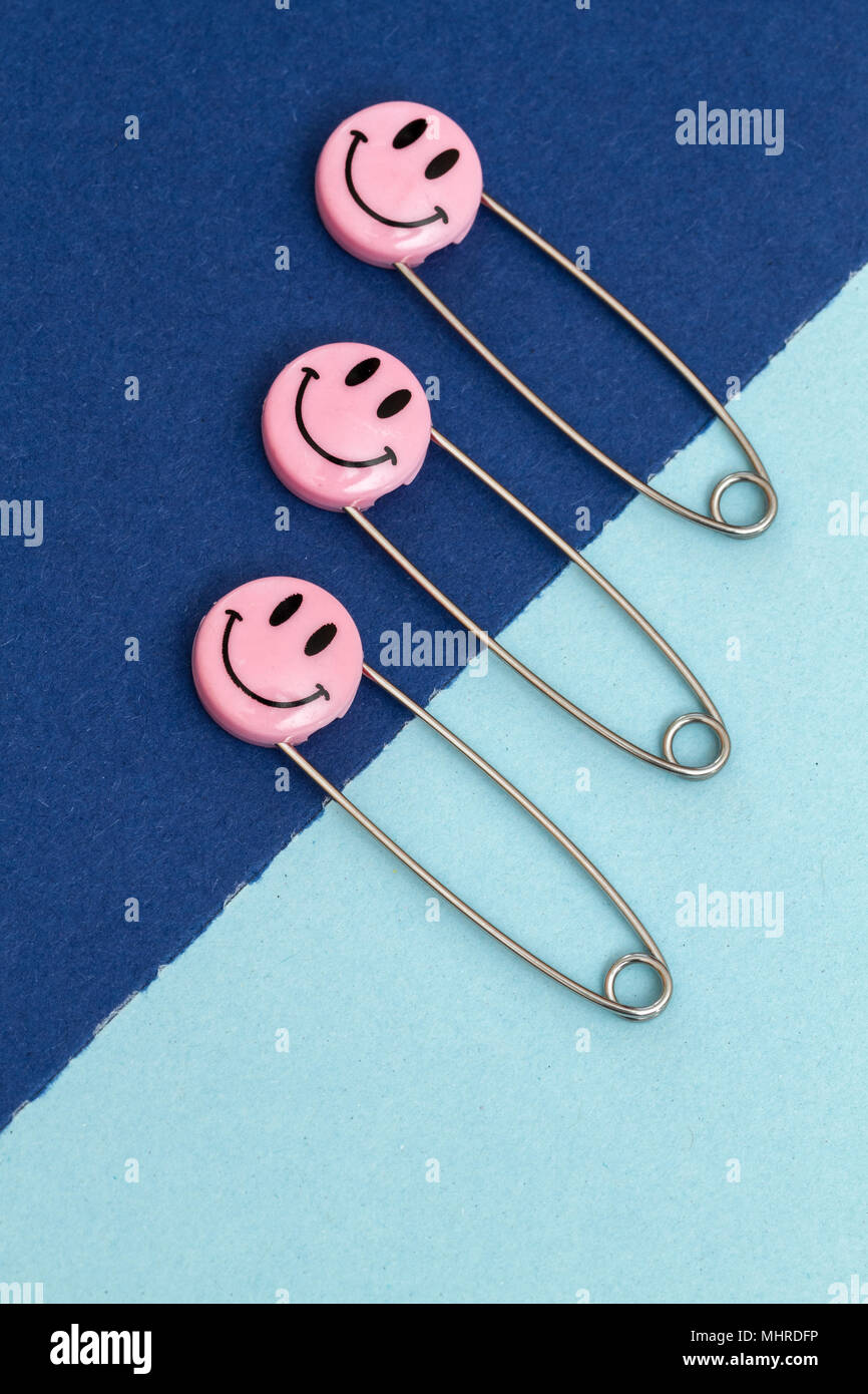 Safety pin close up hi-res stock photography and images - Alamy
